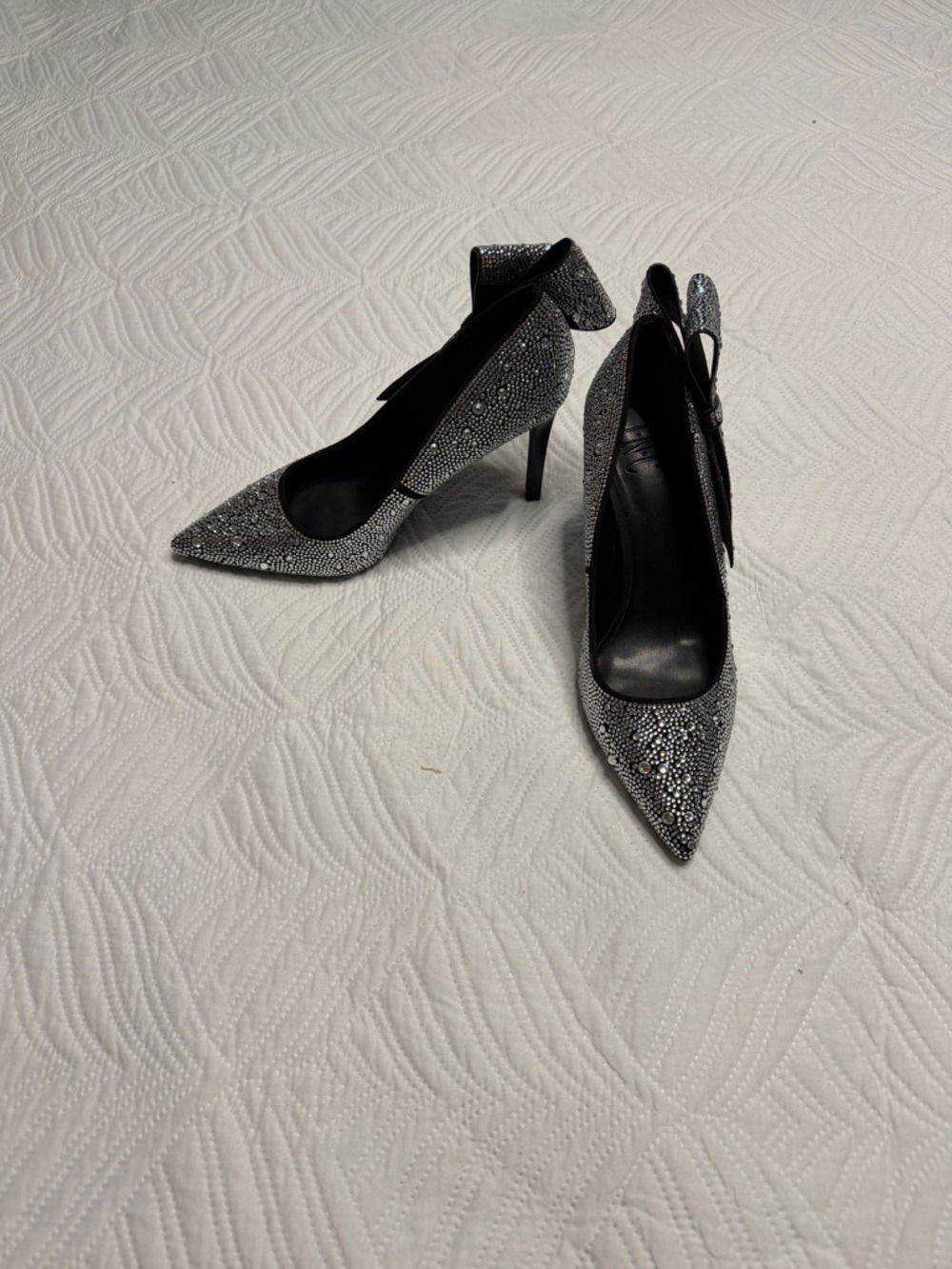 INC International Concepts Women’s Rhinestone Bow Stiletto Heel. Size 8